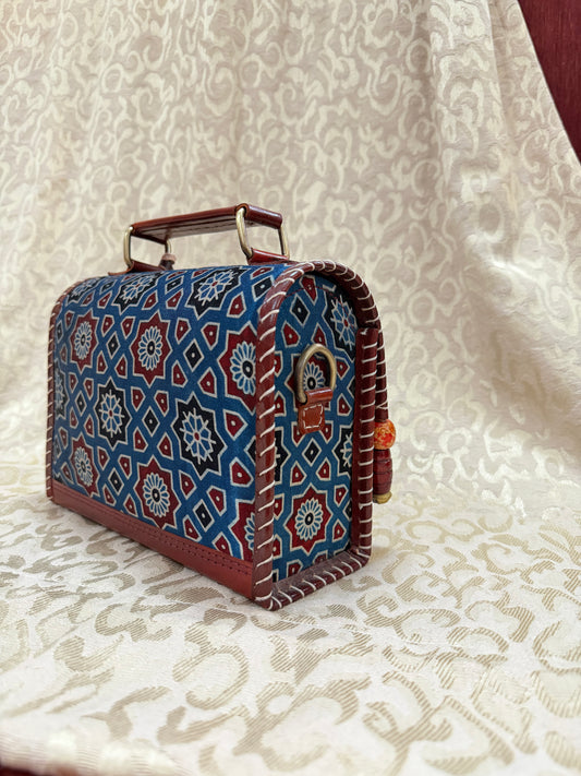 Leather Sling Bag : 5